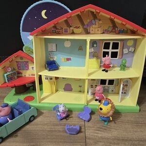 Peppa Pig Playhouse with Figures - Multicolor
